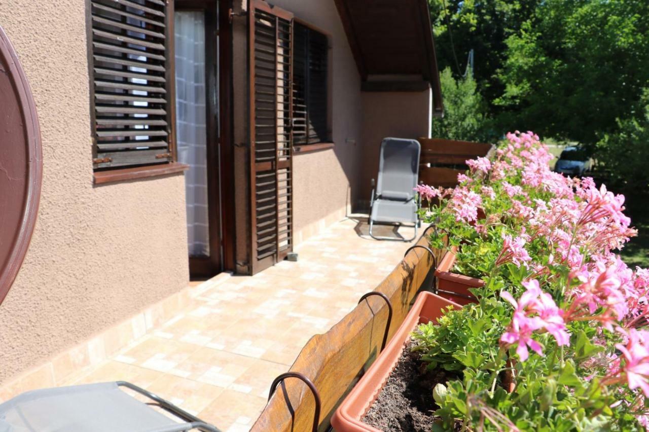 Holiday Home "Iris" Near Plitvice Lakes Rudanovac ภายนอก รูปภาพ