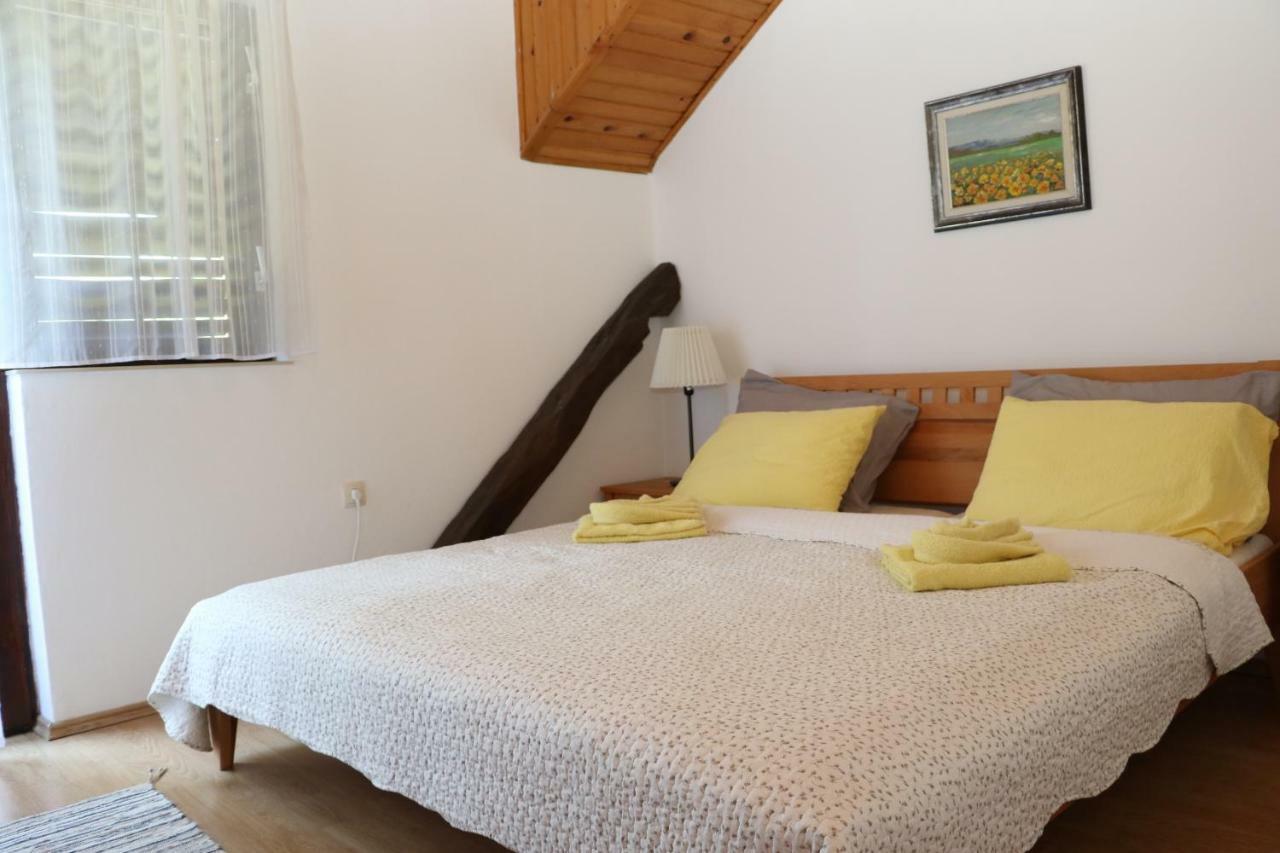 Holiday Home "Iris" Near Plitvice Lakes Rudanovac ภายนอก รูปภาพ